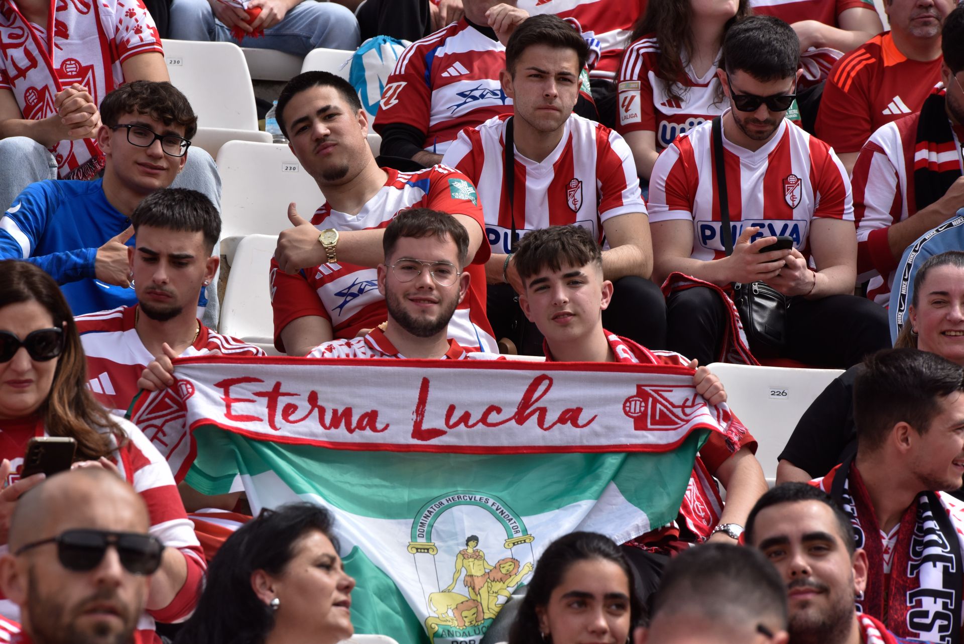 Encuéntrate entre la afición del Granada desplazada a Albacete