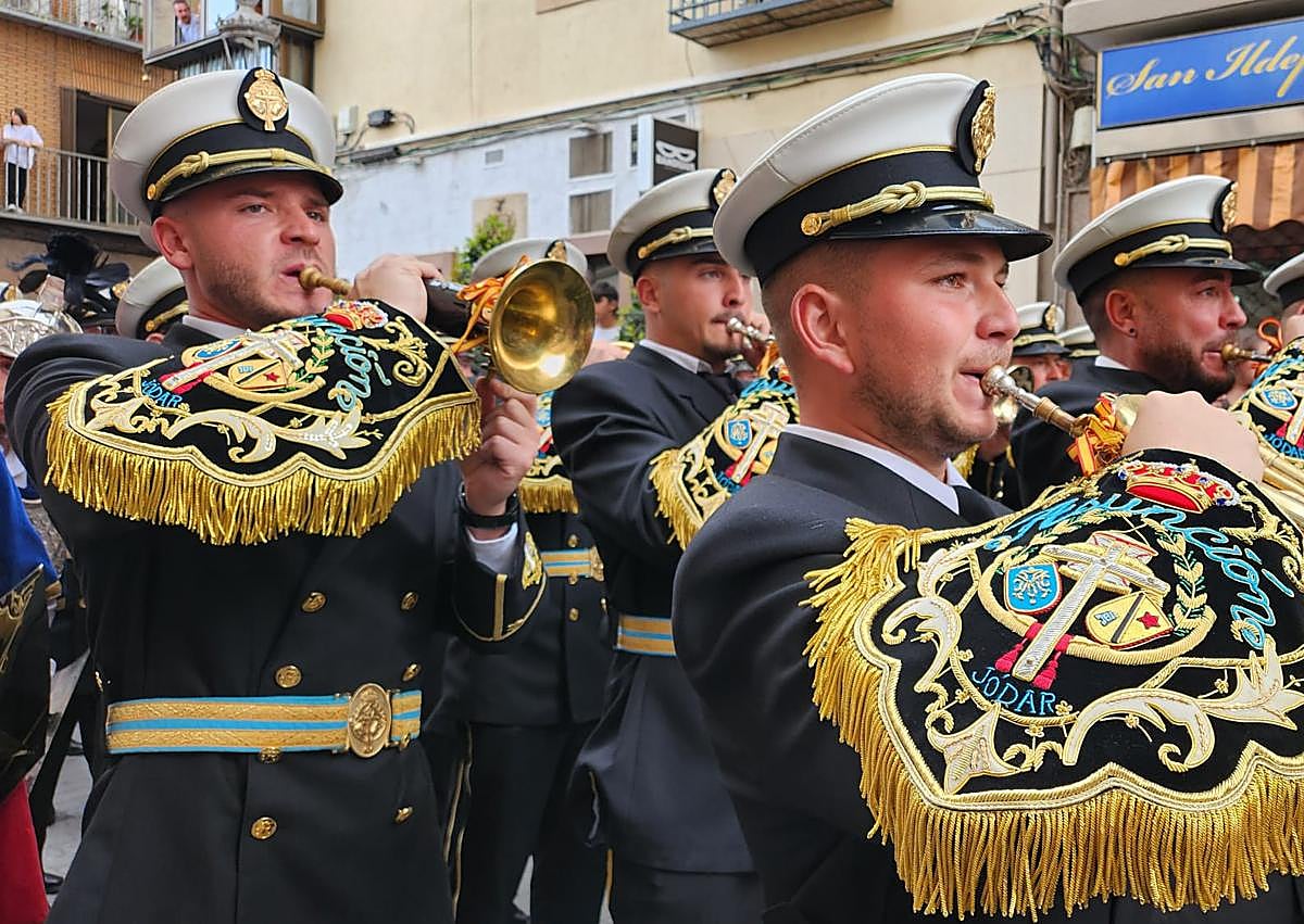 Imagen secundaria 1 - Oración desde San Ildefonso para un Jaén a rebosar de gente