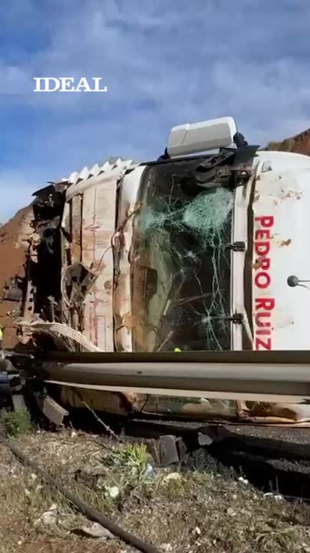 Vuelca un camión en la A-92
