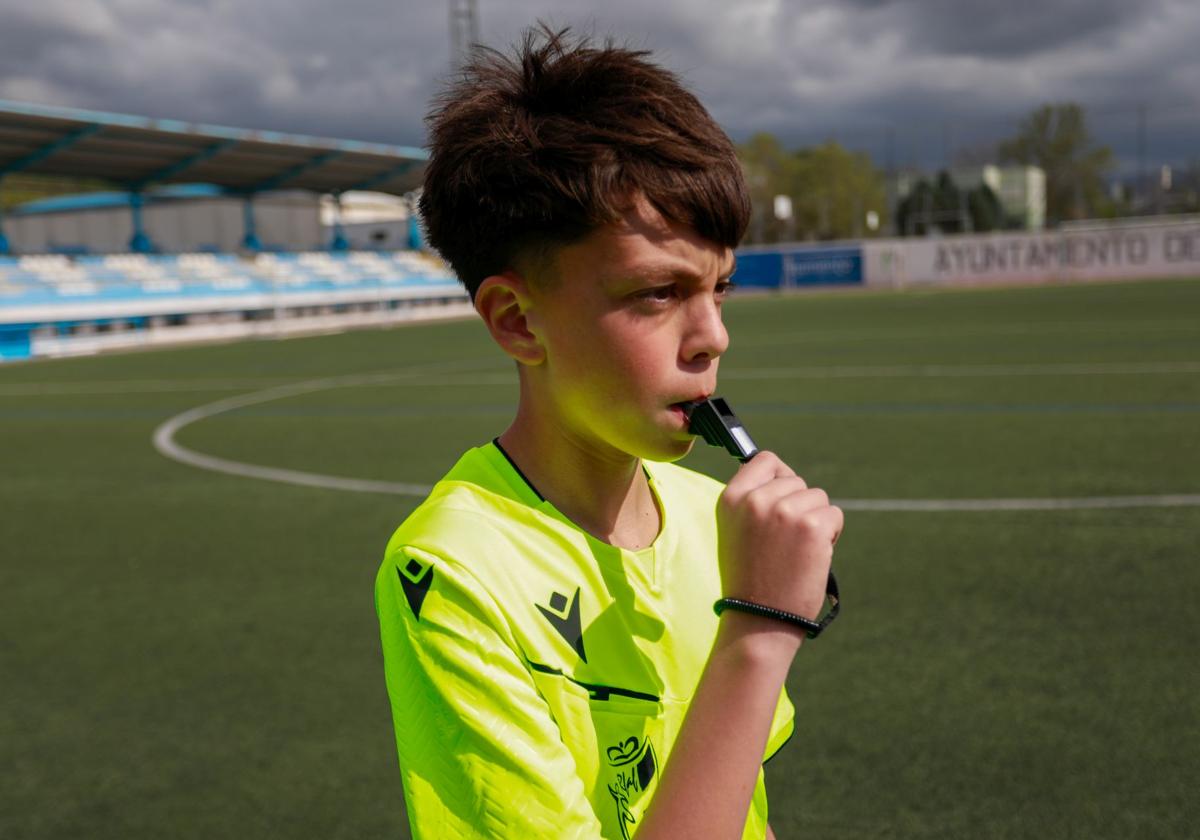 «Lo paso muy mal como padre y en los partidos me quedo metido en el coche hasta los últimos minutos»