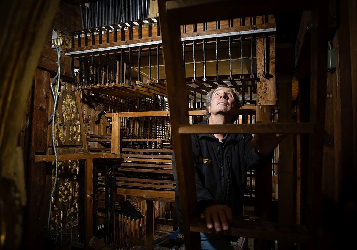 Imagen principal - En las entrañas del Órgano de la Epístola de Catedral. 