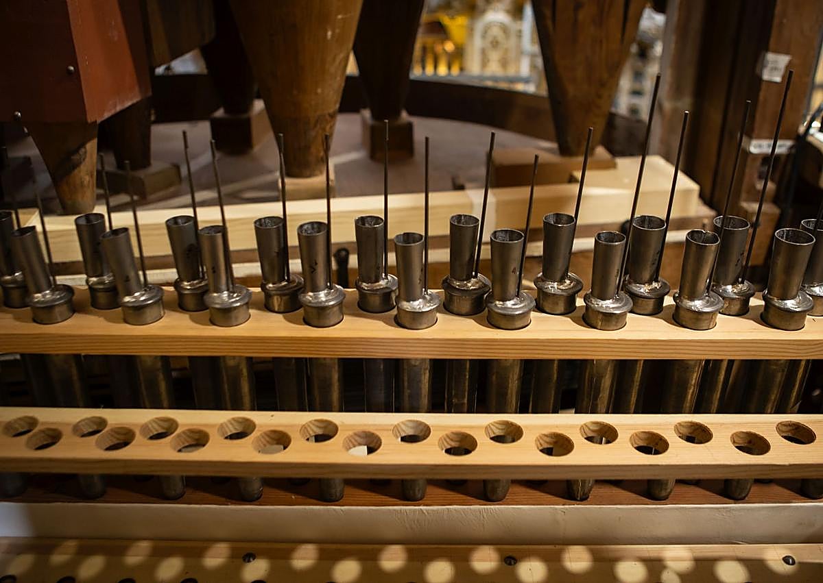 Imagen secundaria 1 - En las entrañas del Órgano de la Epístola de Catedral. 
