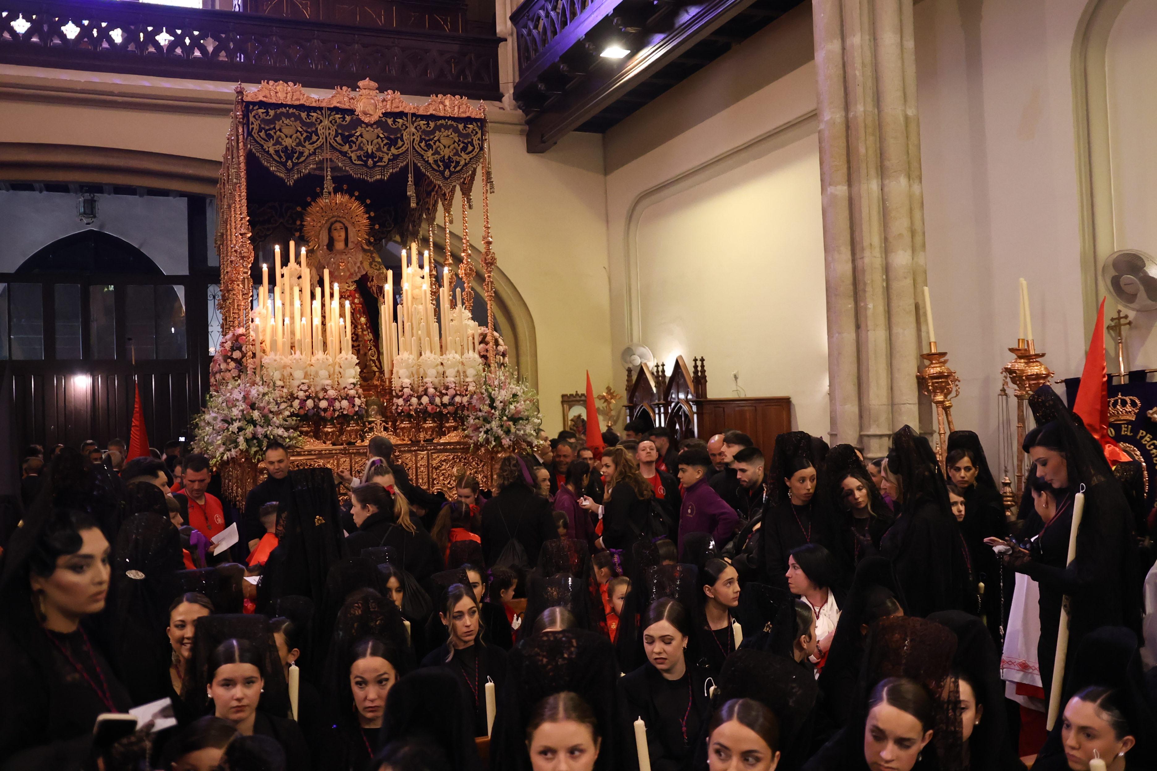 Las imágenes más llamativas y esperadas del Miércoles Santo en Granada