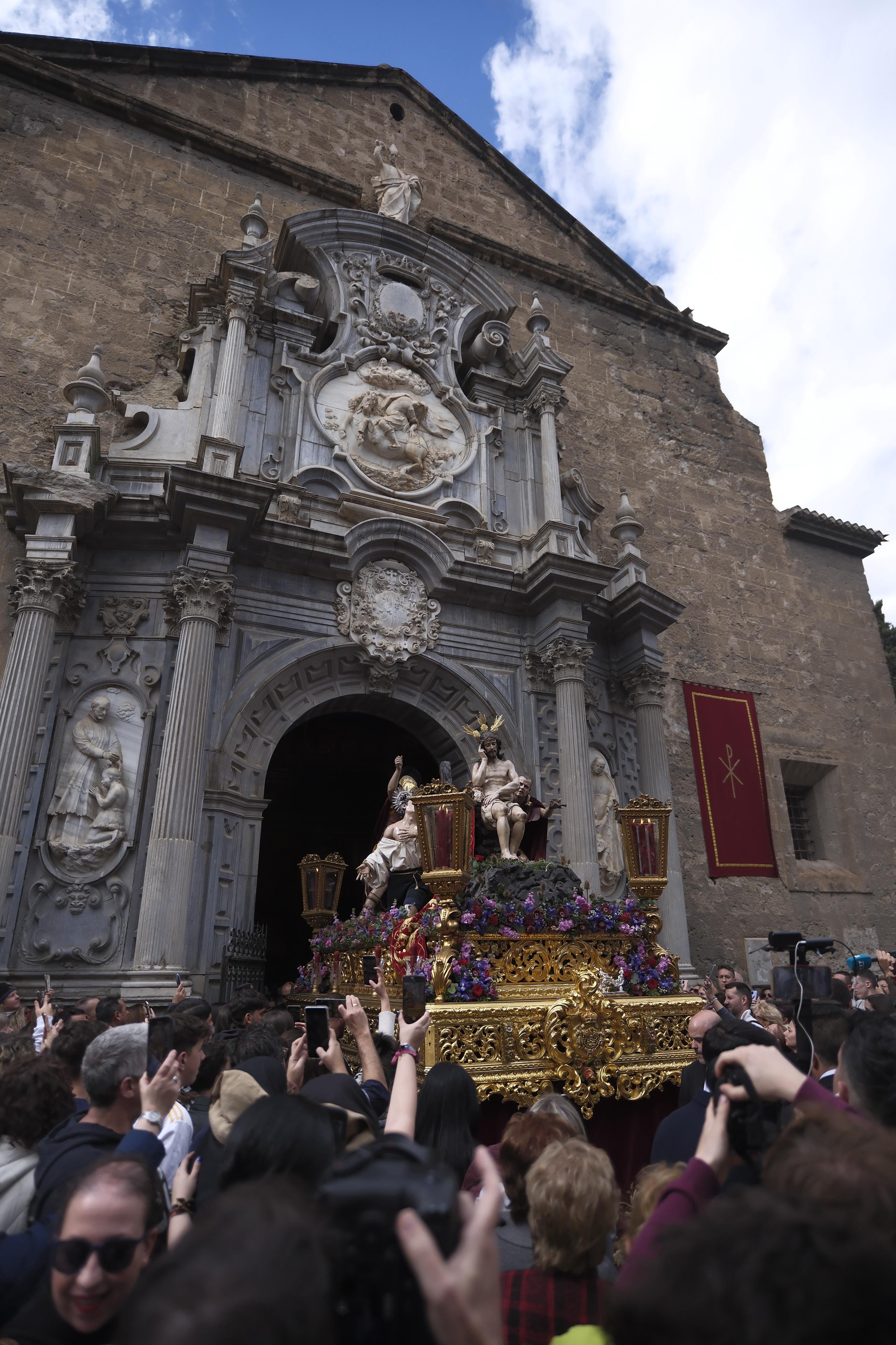 Las imágenes más llamativas y esperadas del Miércoles Santo en Granada