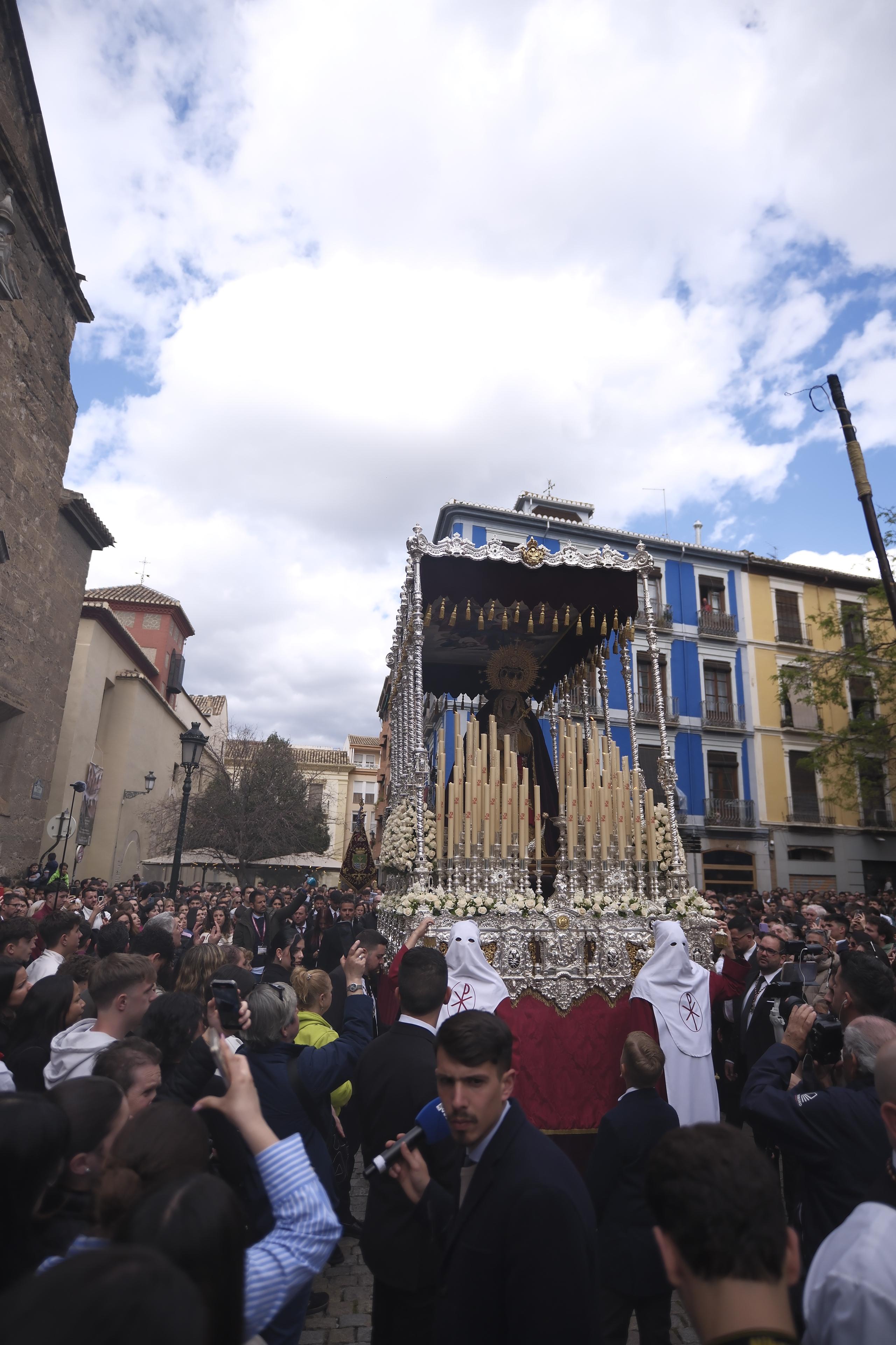 Las imágenes más llamativas y esperadas del Miércoles Santo en Granada