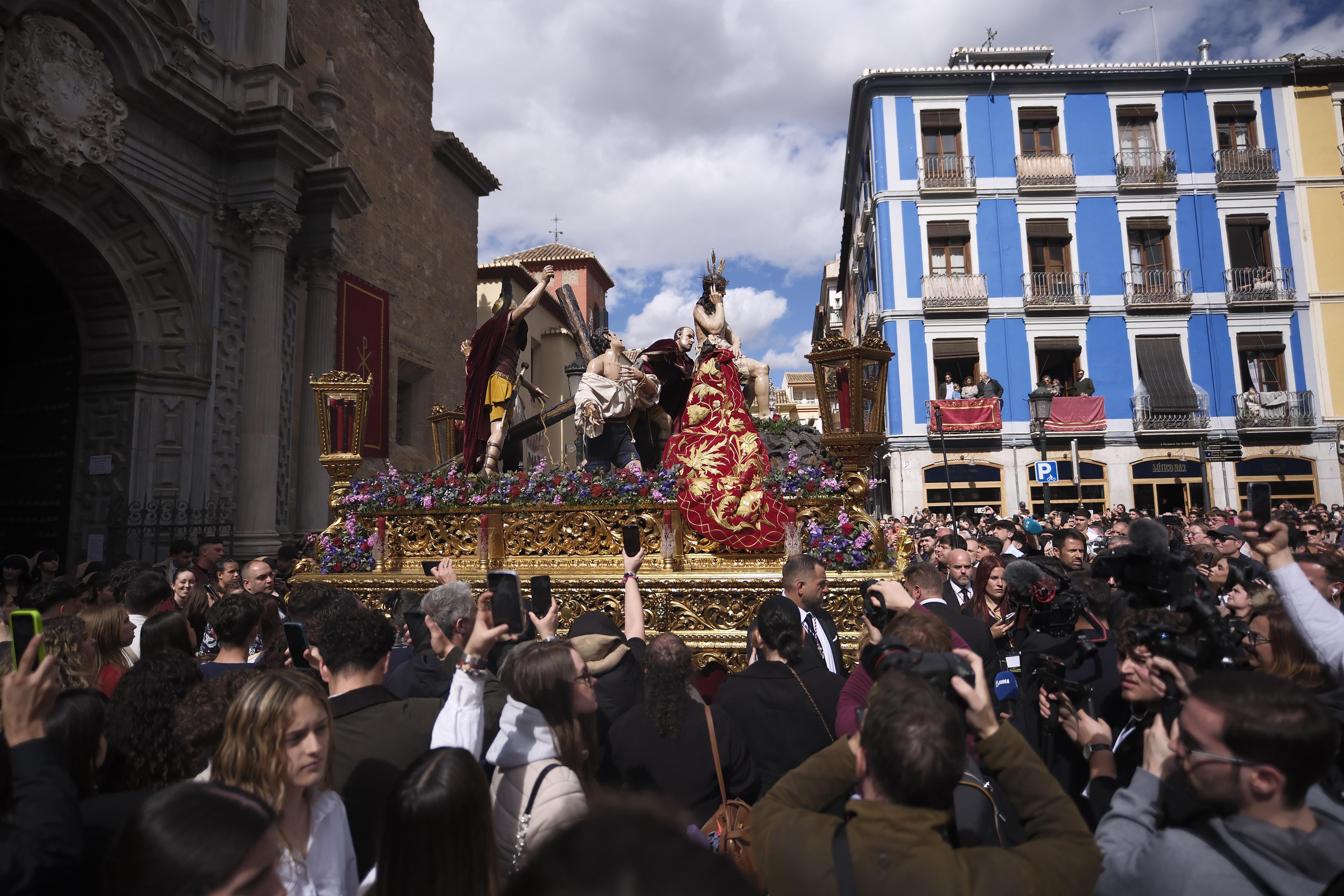 Las imágenes más llamativas y esperadas del Miércoles Santo en Granada