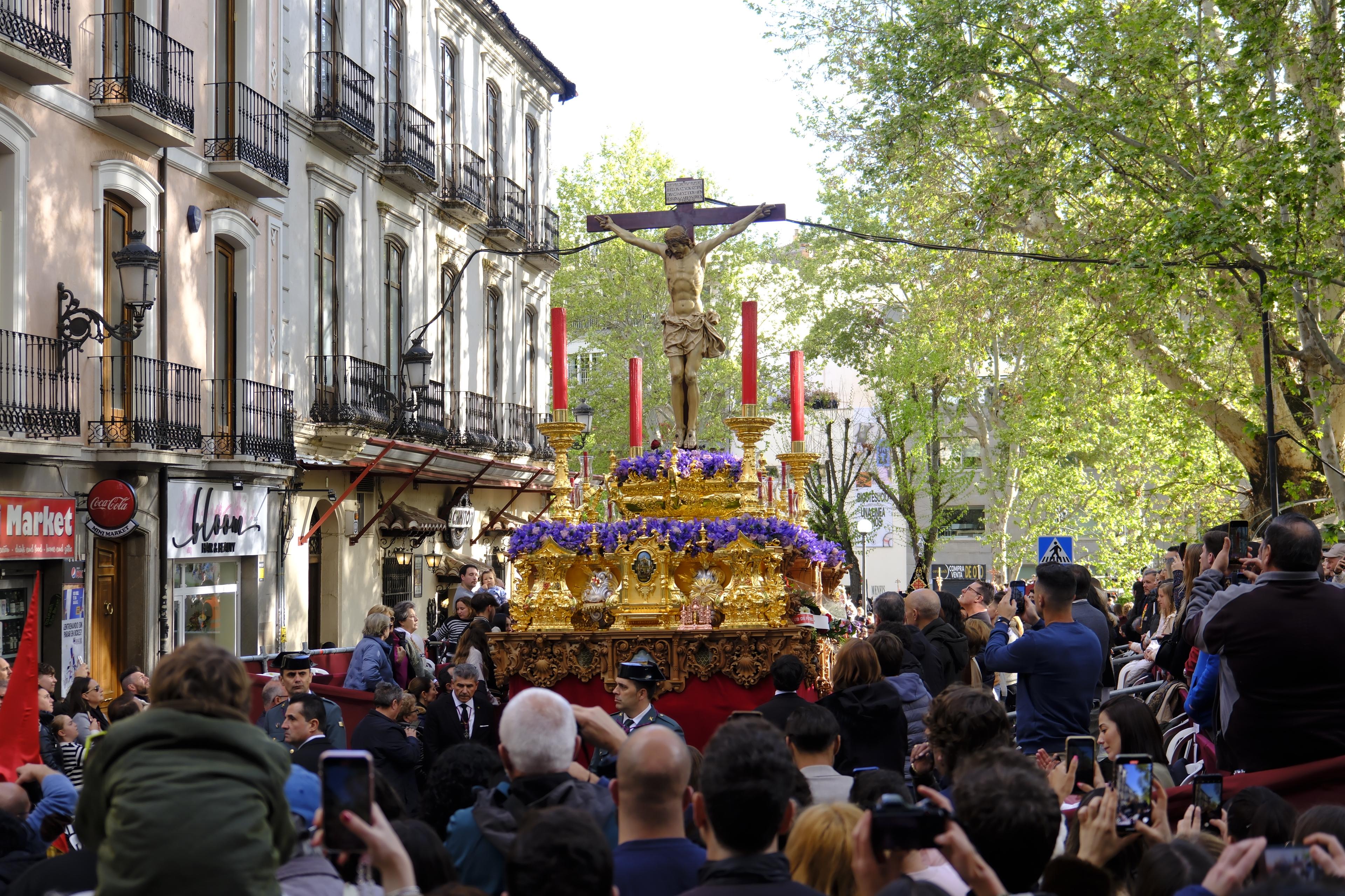 Las imágenes más llamativas y esperadas del Miércoles Santo en Granada