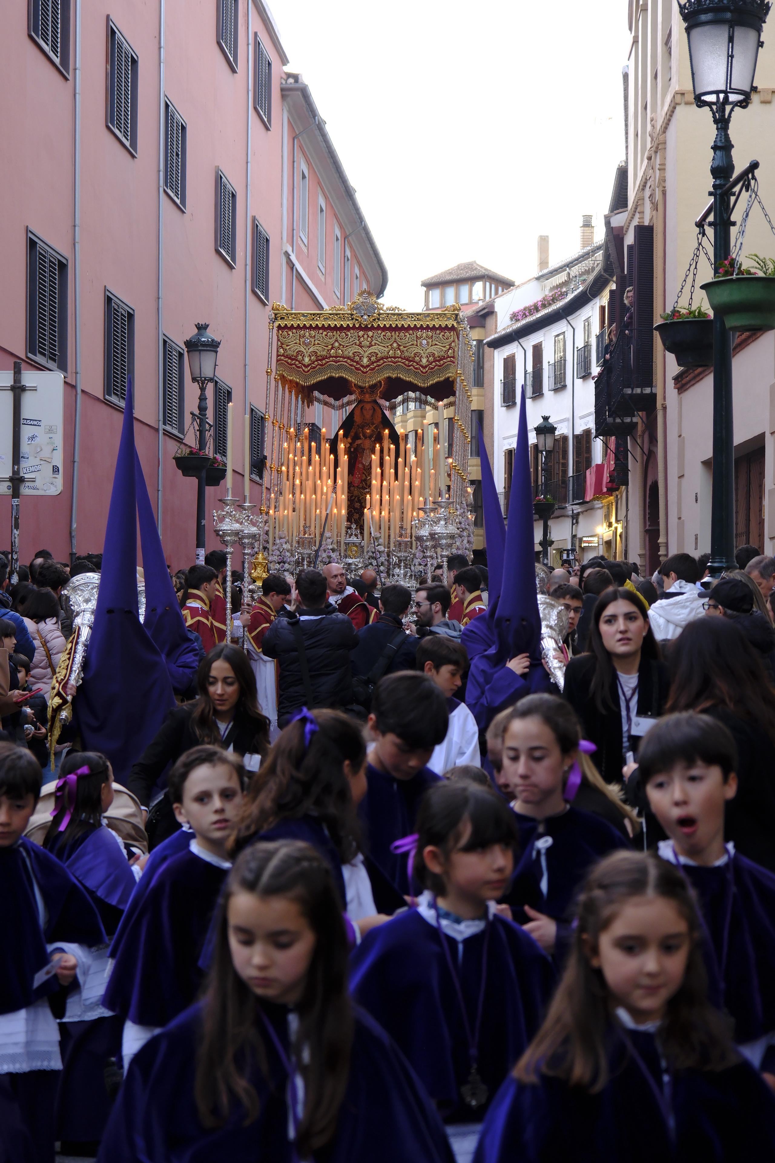 Las imágenes más llamativas y esperadas del Miércoles Santo en Granada