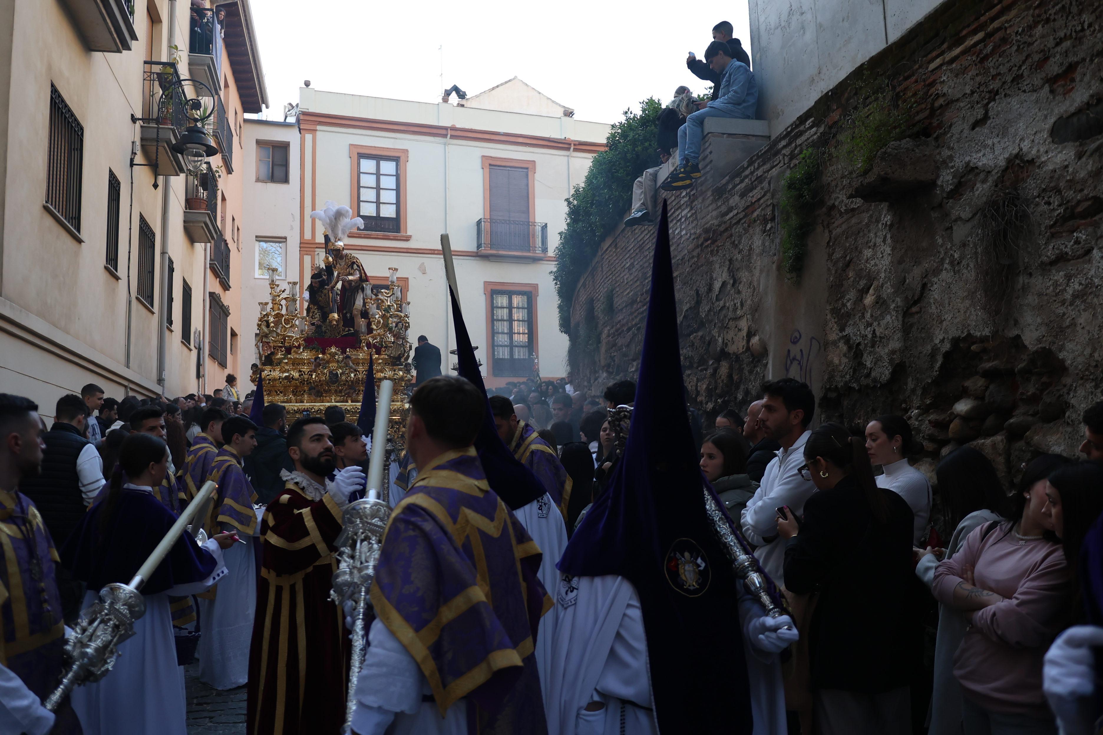 Las imágenes más llamativas y esperadas del Miércoles Santo en Granada