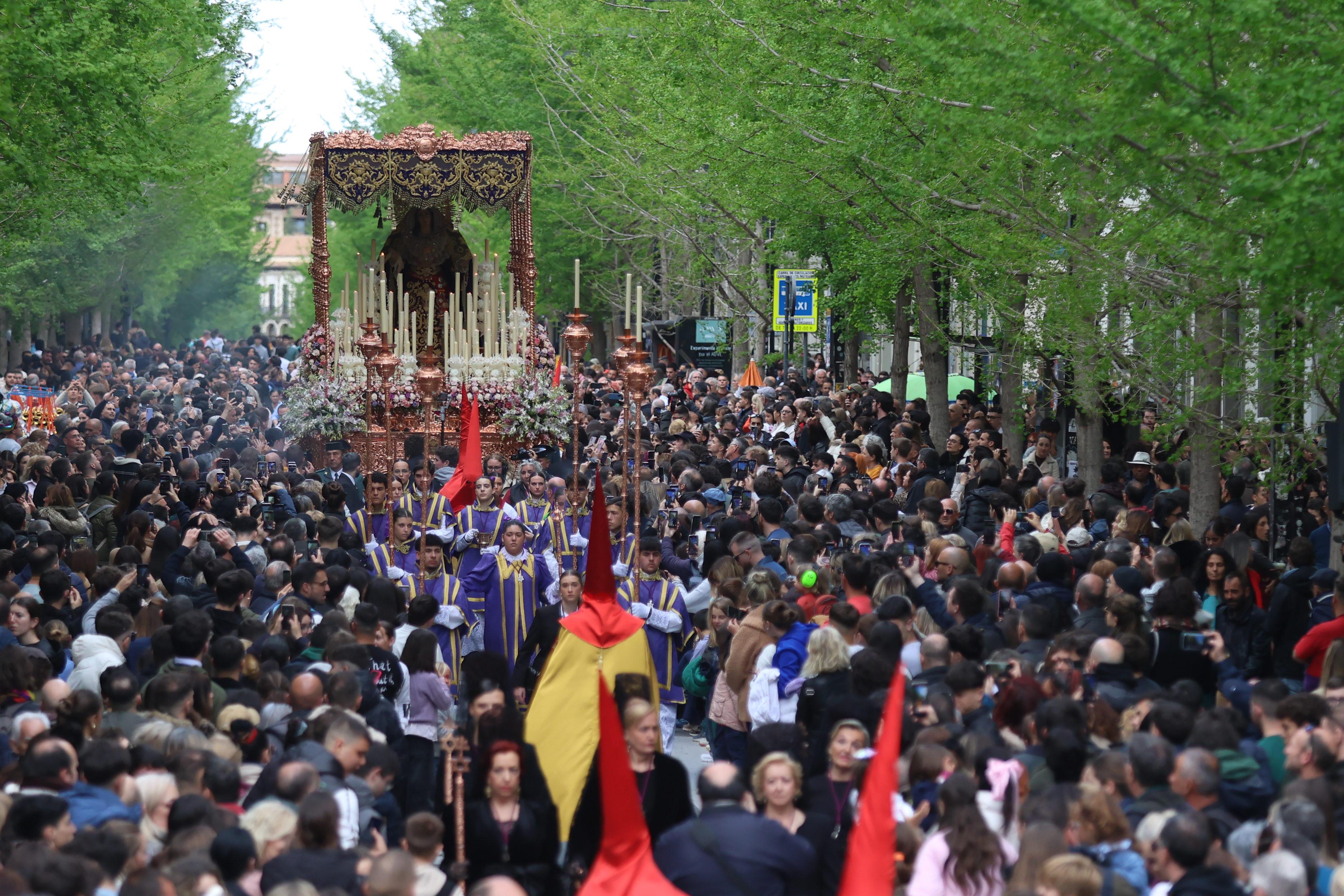 Las imágenes más llamativas y esperadas del Miércoles Santo en Granada