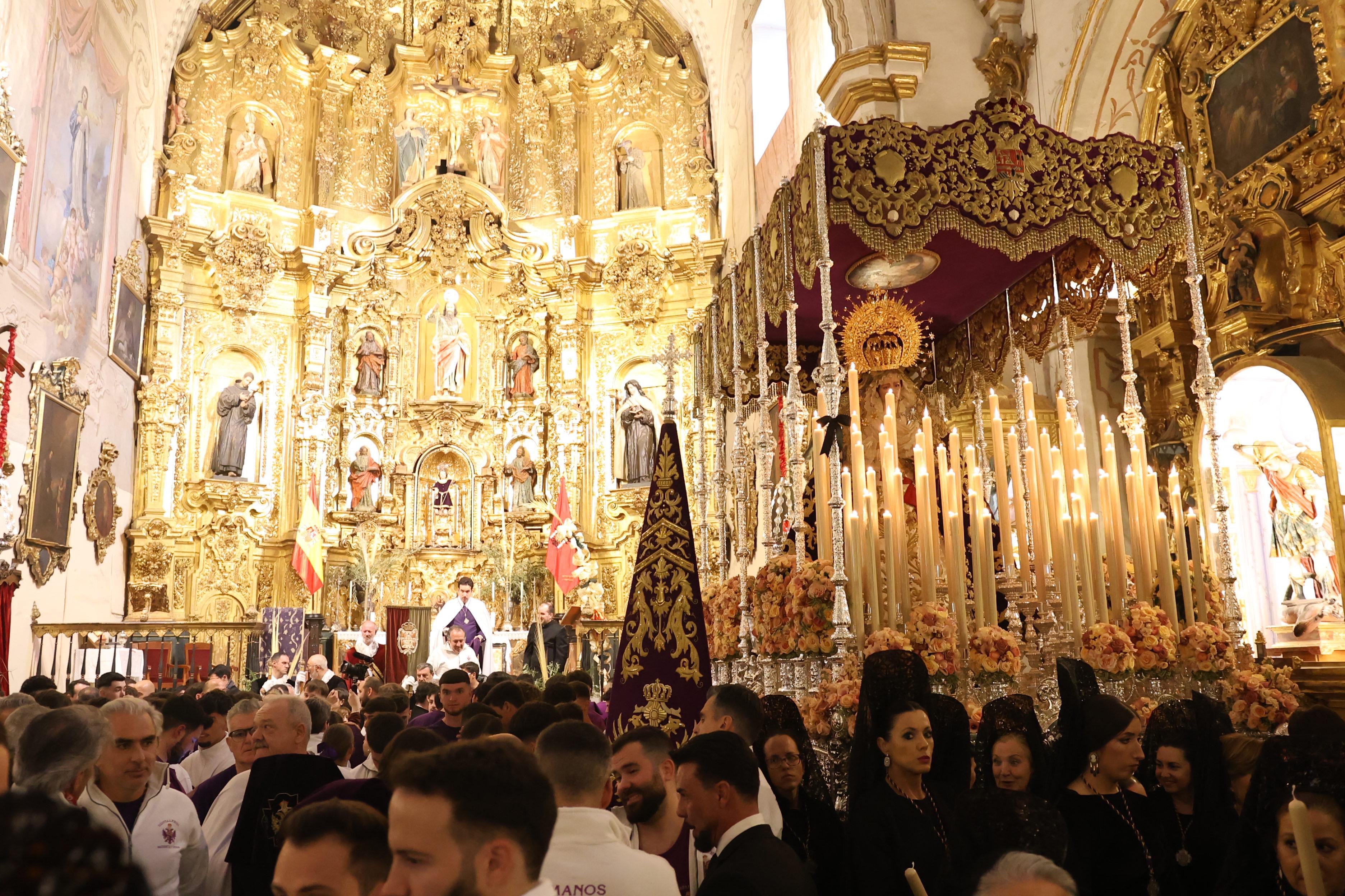 Las imágenes más llamativas y esperadas del Miércoles Santo en Granada