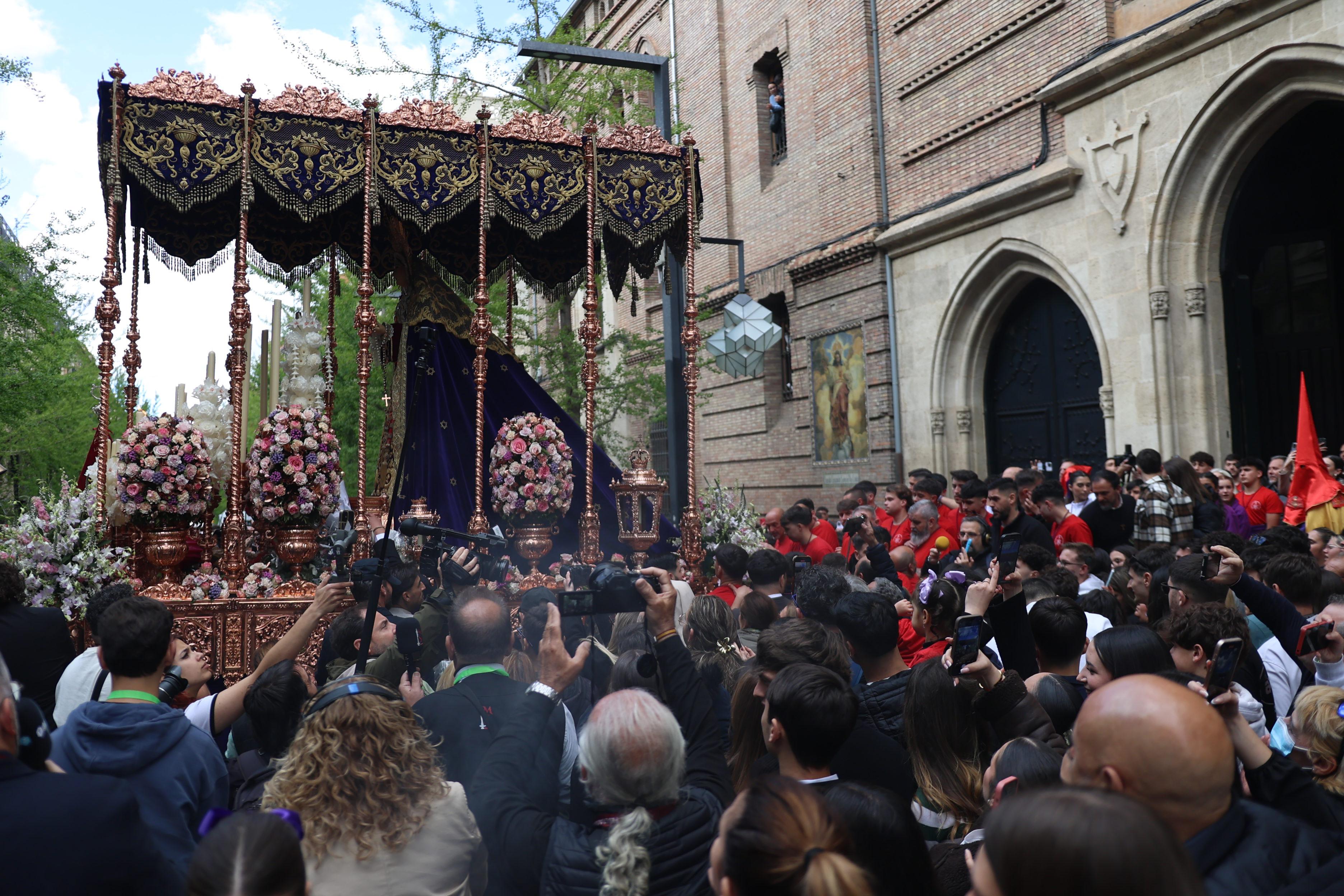 Las imágenes más llamativas y esperadas del Miércoles Santo en Granada