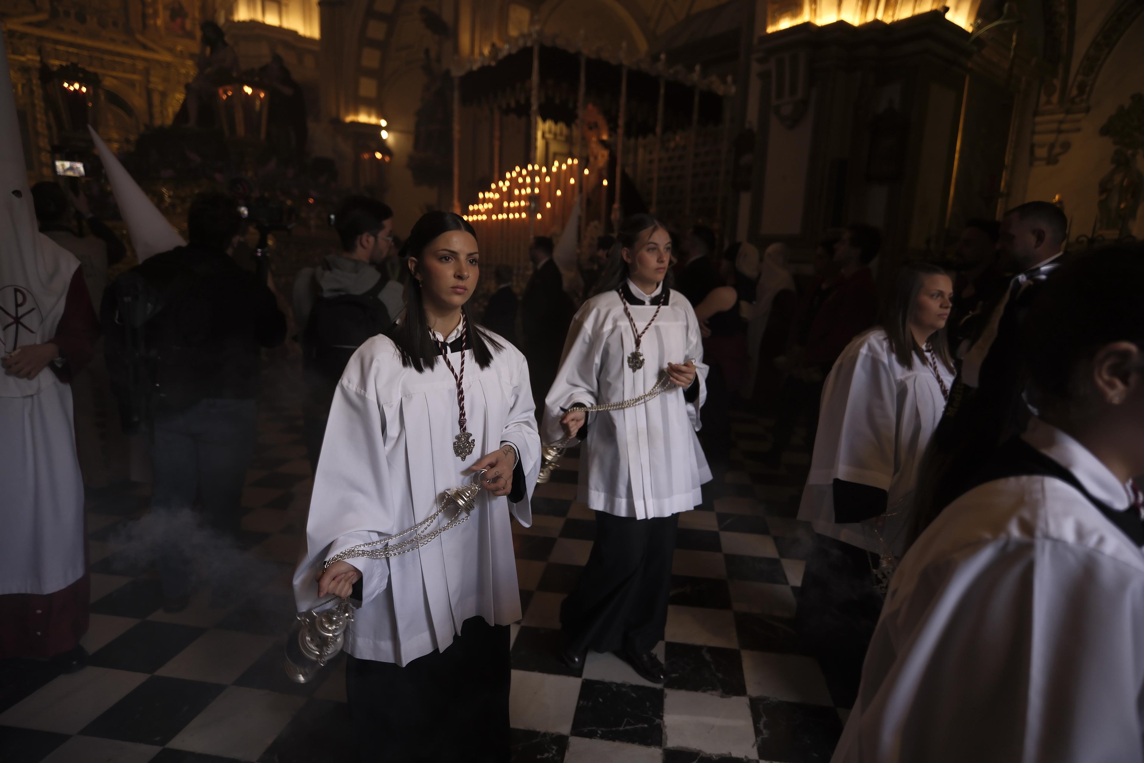 Las imágenes más llamativas y esperadas del Miércoles Santo en Granada