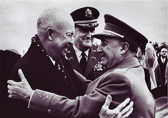 Abrazo entre Eisenhower y Franco en 1959.