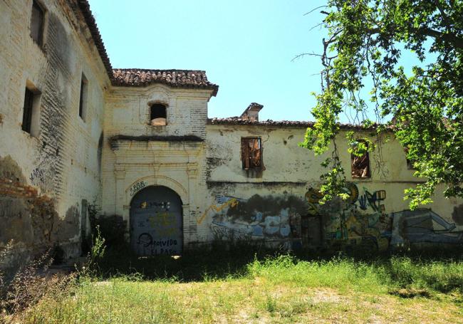La Hacienda de Jesús del Valle se encuentra en estado ruinoso, pese a su valor histórico y artístico.