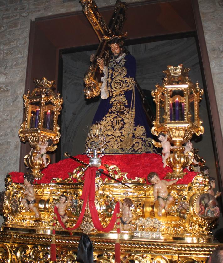 Imagen secundaria 2 - Jaén no duerme: El Abuelo desata las lágrimas en el reencuentro con su pueblo