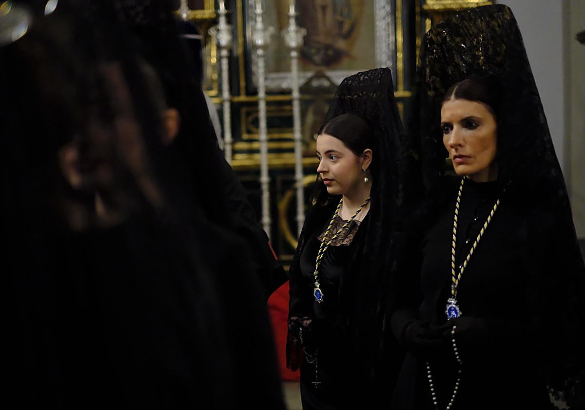 Las mejores imágenes de Santa María de la Alhambra en el Sábado Santo