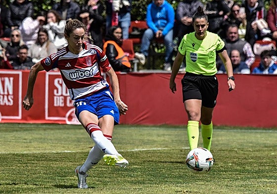 Las jugadoras del Granada en la Ciudad Deportiva.