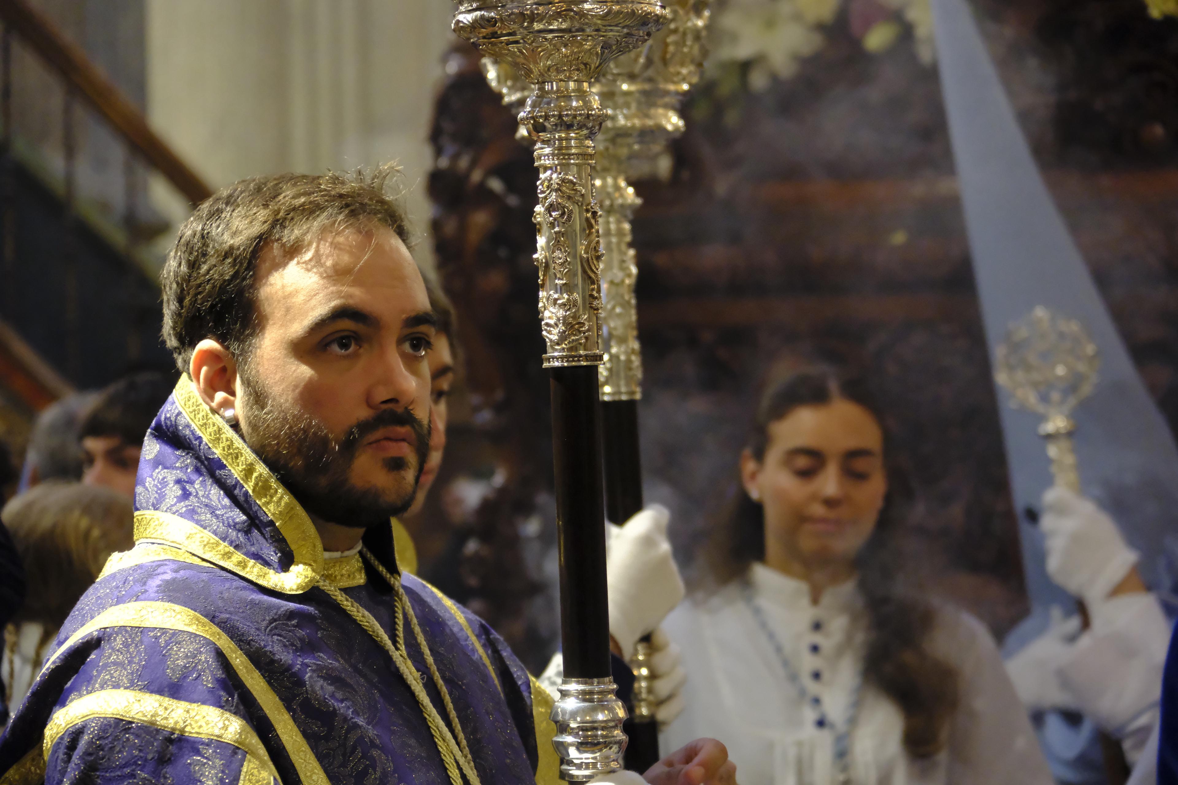 Recogimiento en el Sagrario con Resucitado y Alegría