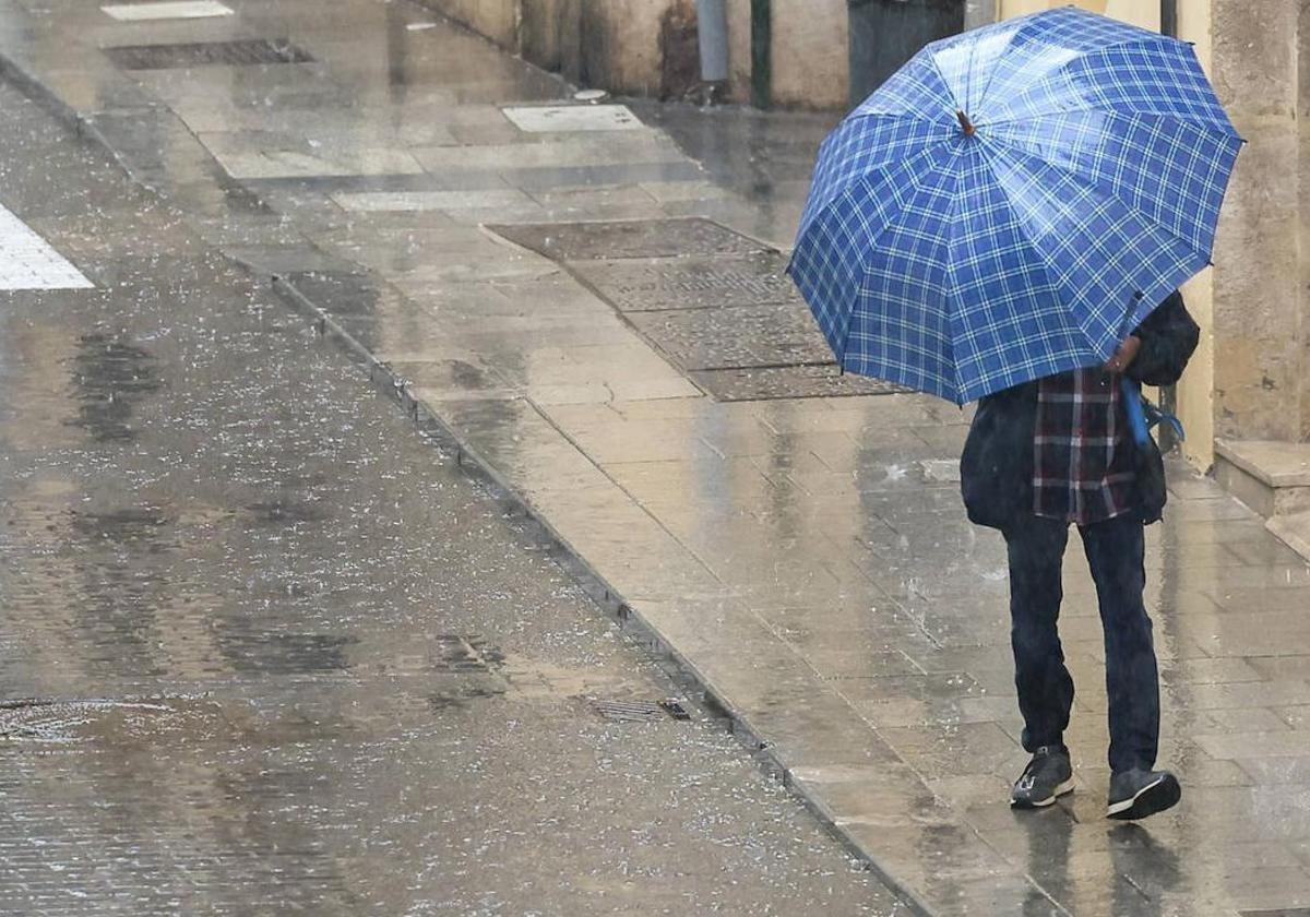 El frente que trae lluvias y viento a Andalucía: ¿hasta cuándo durará?