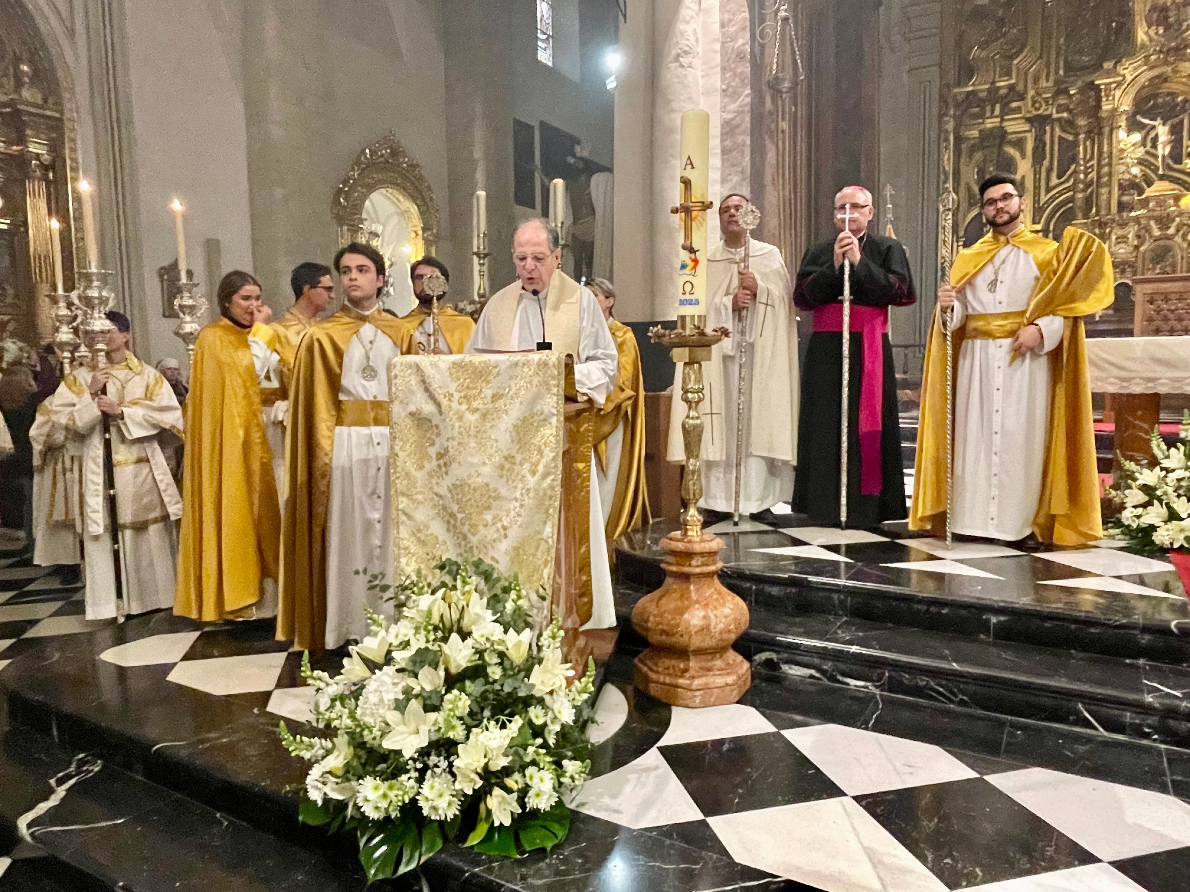 El Resucitado de Jaén se queda en el templo por las lluvias