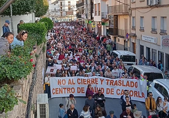 Cazorla se manifiesta de forma masiva contra el cierre de su centro de ...