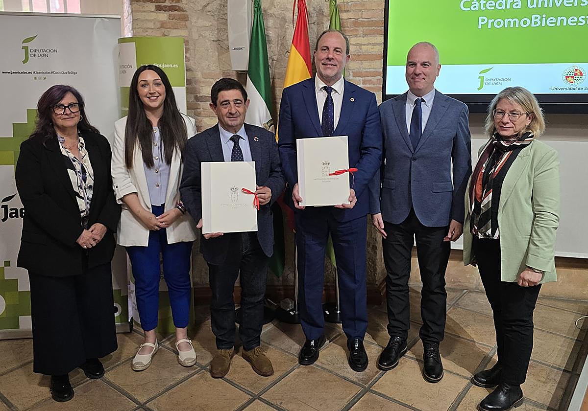 Presentación del acuerdo, con Paco Reyes y Nicolás Ruiz.