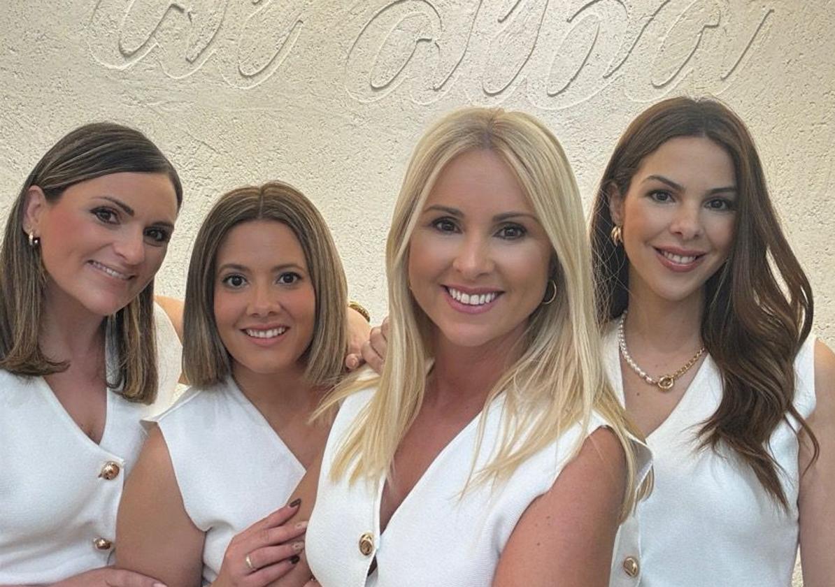 Celia y Carmen, empleadas, junto a la empresaria Patricia Blanca y su hermana Laura, el equipo de Al-Alba.