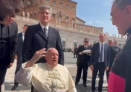 El Papa y el arzobispo de Granada, en julio de 2023