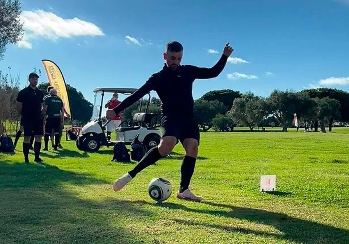 Los casos más curiosos entre los héroes del ascenso en elche: carlos calvo juega al 'footgolf' y tariq se dedica al sector turístico | ideal
