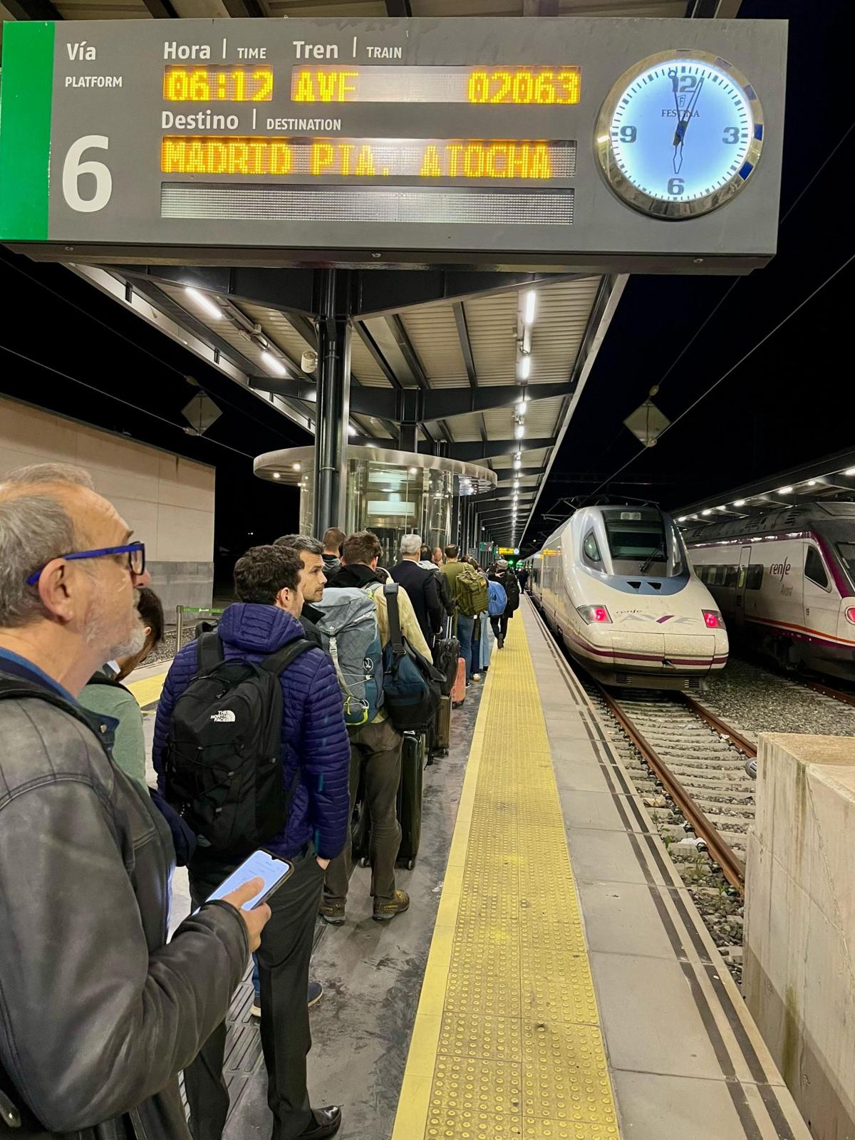Granada estrena con los vagones llenos la primera mejora del ave desde 2019 | ideal
