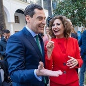 Juanma Moreno y María Jesús Montero, en un encuentro en el Parlamento