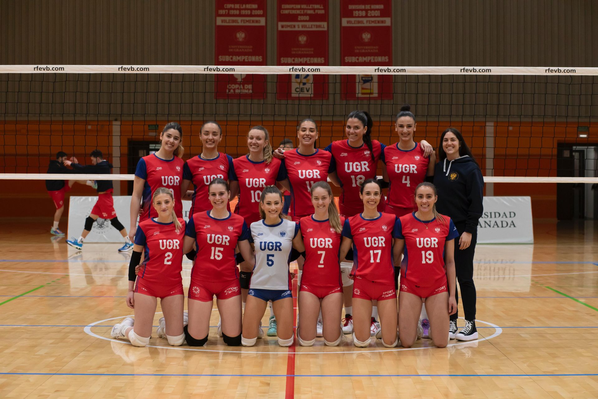 Formación del equipo de la Universidad que se juega el ascenso a la Superliga 2 en Ourense.