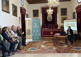 Olga Cano explica la restauración que se ha llevado a cabo.