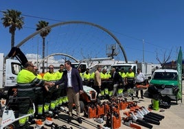 Níjar moderniza la flota de vehículos y herramientas de trabajo para el servicio de limpieza y mantenimiento de zonas verdes
