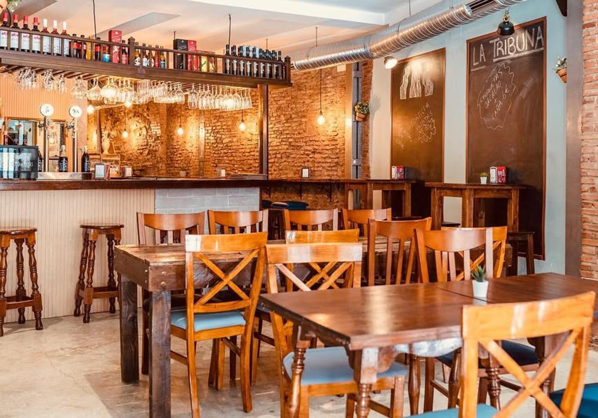 Intenta ir al baño a un restaurante ya cerrado y les deja tres malas reseñas: «Es injusto»