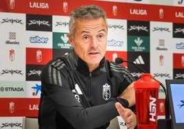 Fran Escribá comparece en sala de prensa.