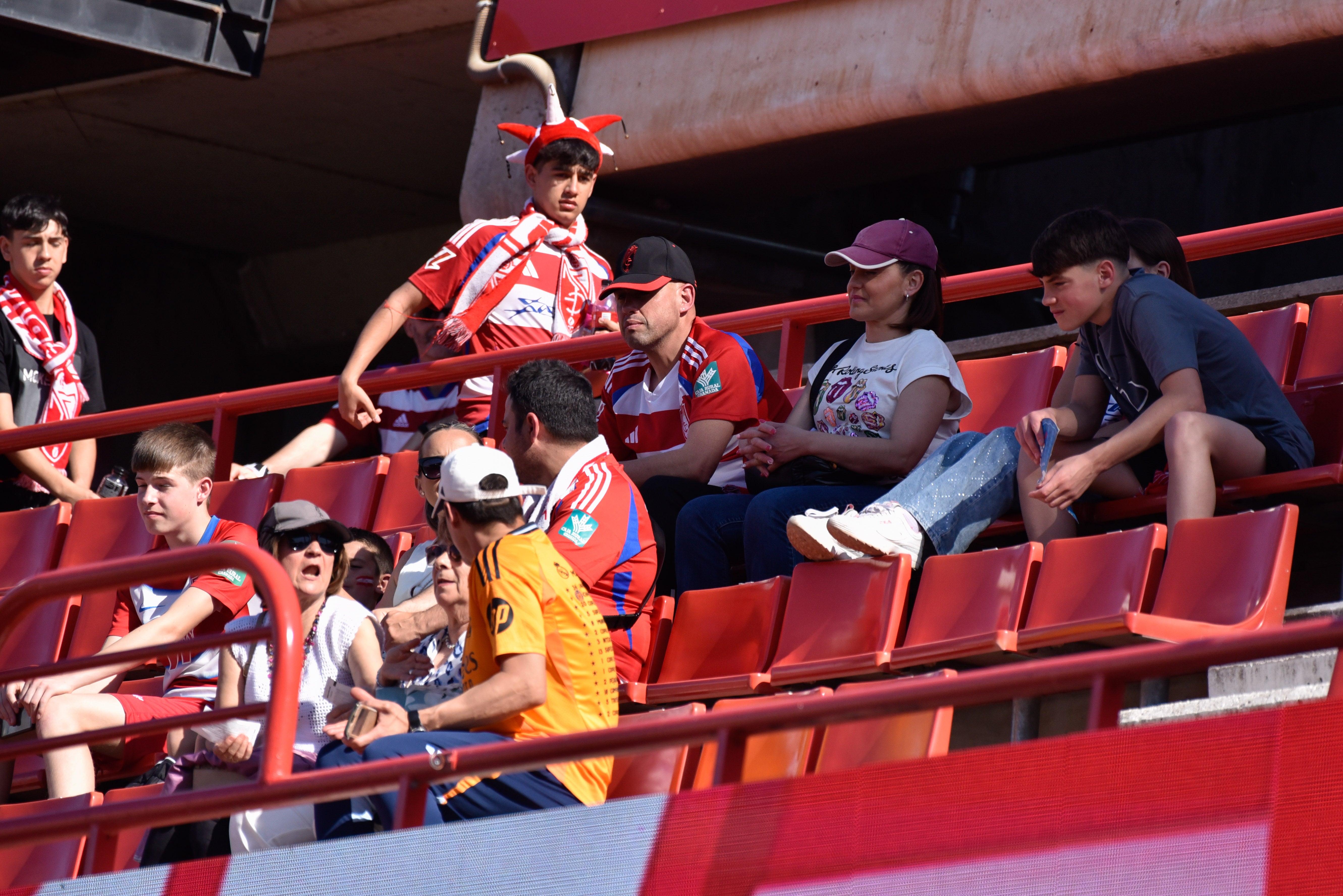 Encuéntrate en Los Cármenes durante el Granada - Elche