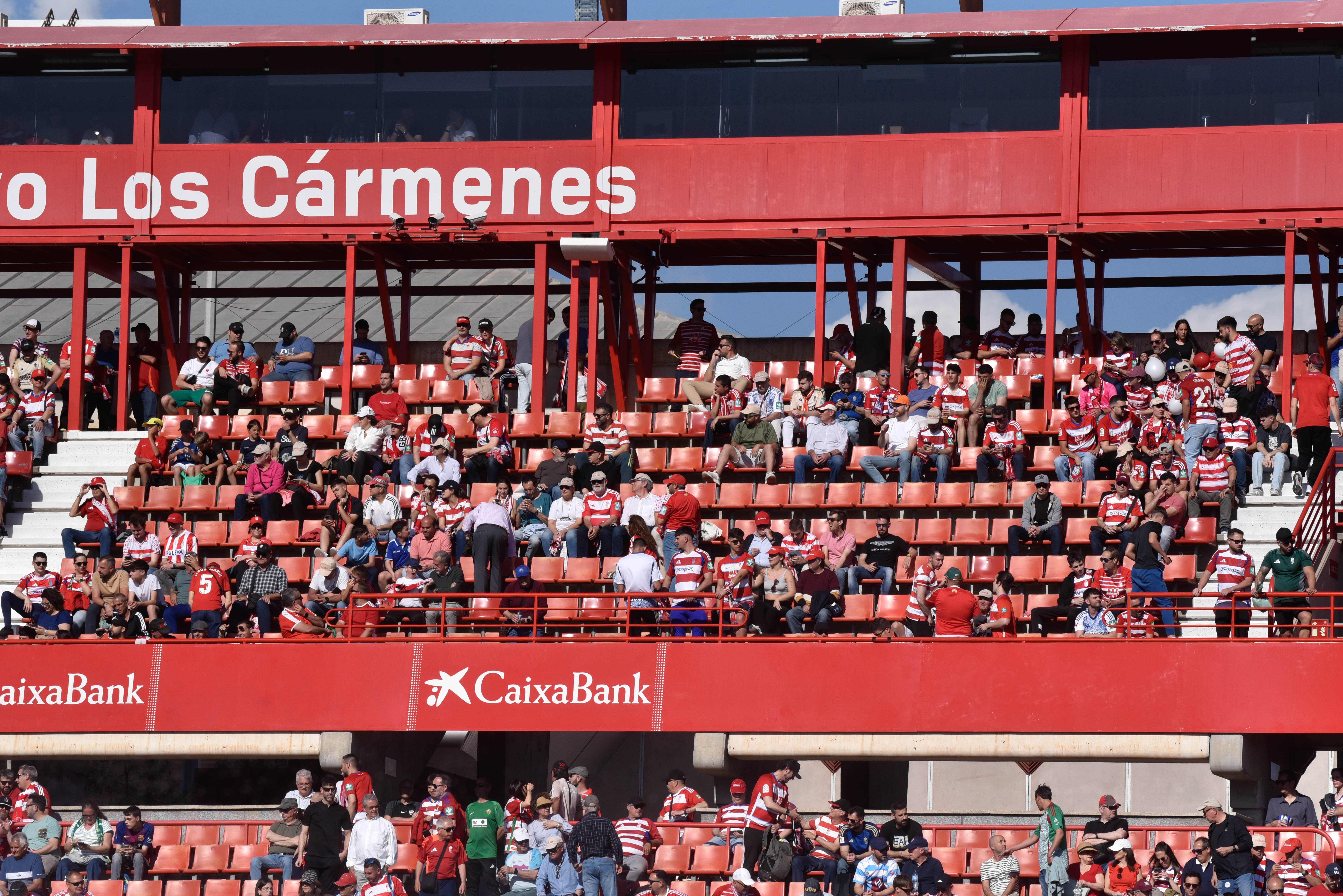 Encuéntrate en Los Cármenes durante el Granada - Elche