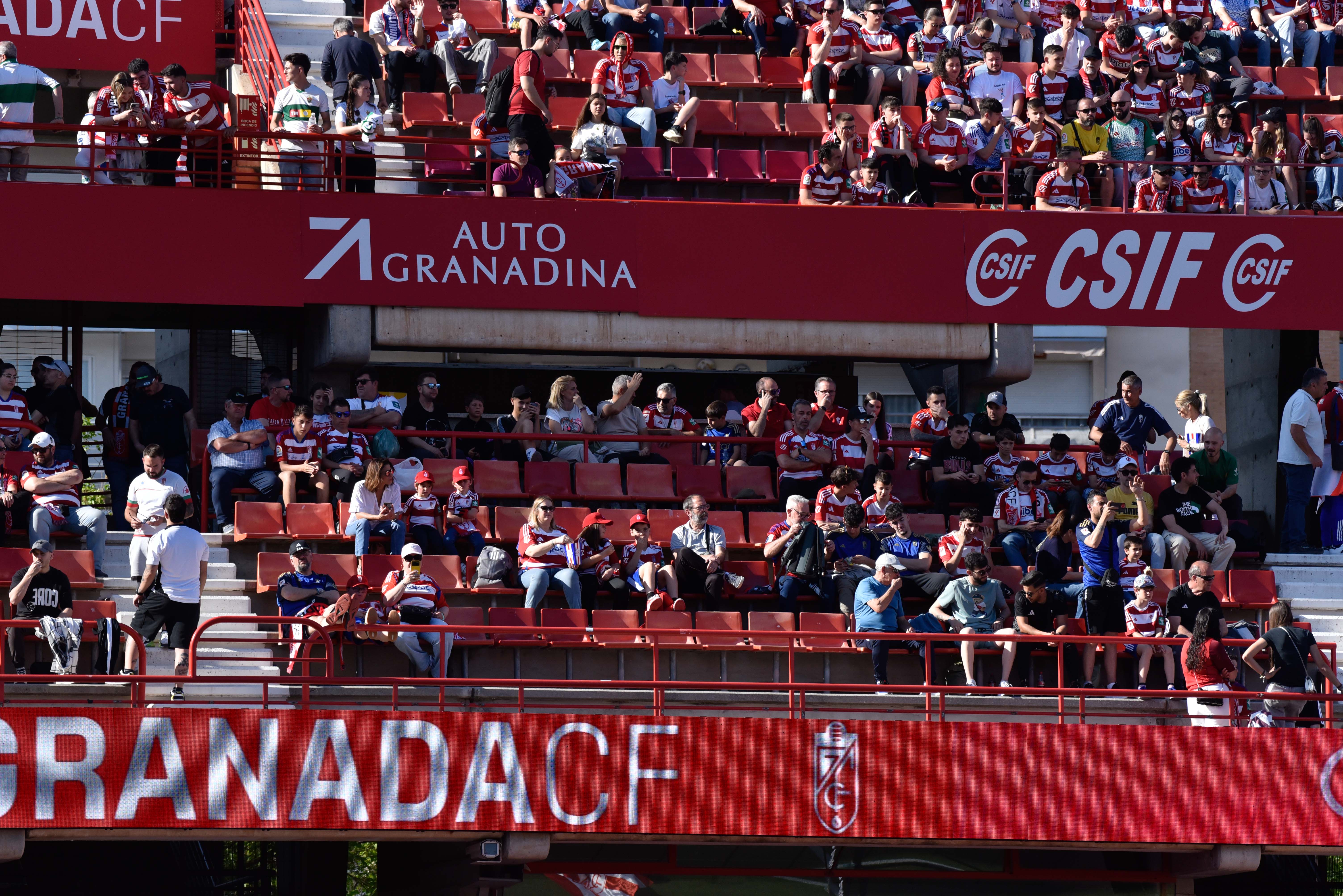 Encuéntrate en Los Cármenes durante el Granada - Elche