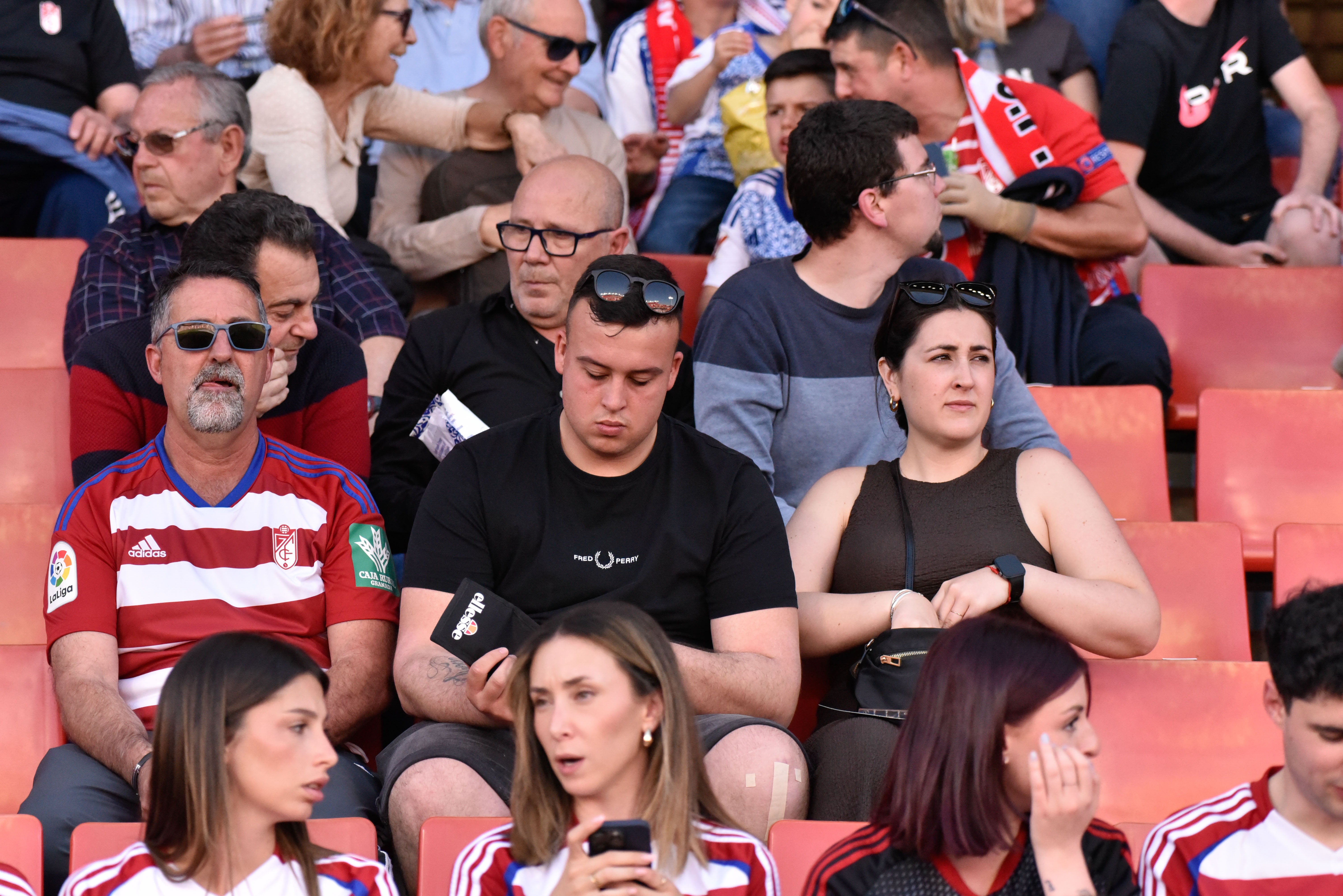 Encuéntrate en Los Cármenes durante el Granada - Elche