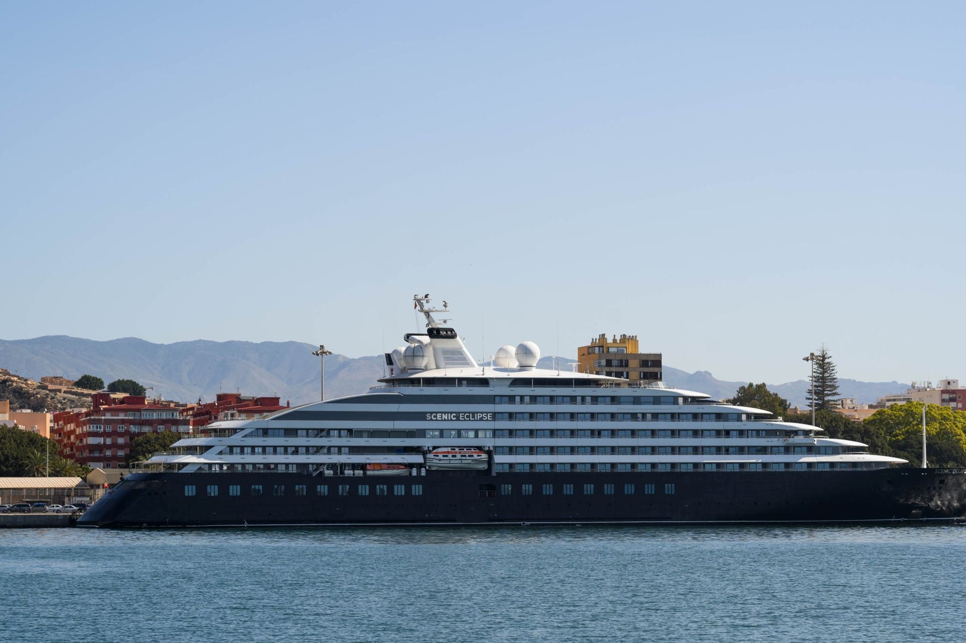 Los 2.000 cruceristas que llegan a Almería este fin de semana gastarán entre 250 y 300 euros