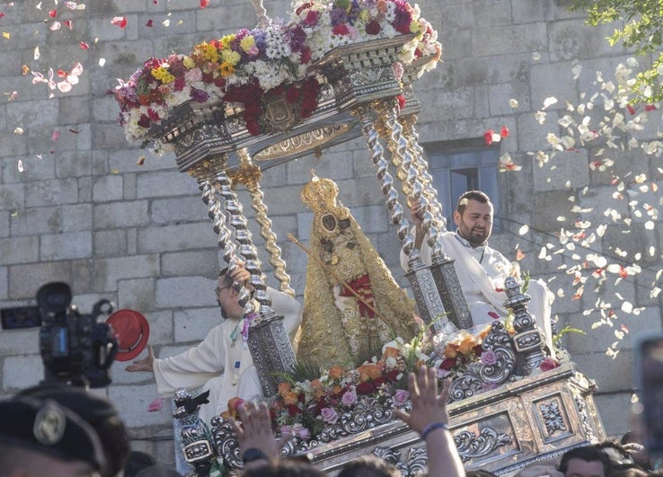 La Virgen de la Cabeza en procesión.