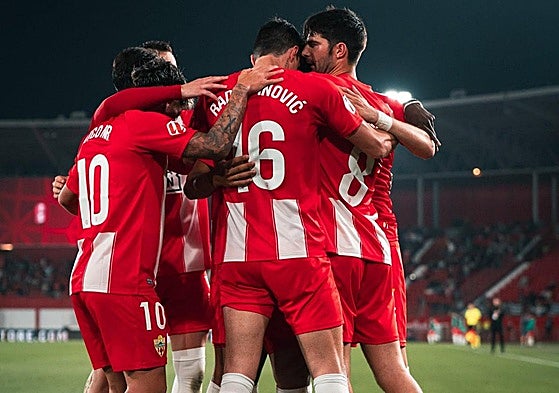 El Almería tiene en la unión, si lo logra, el camino para lograr la victoria.