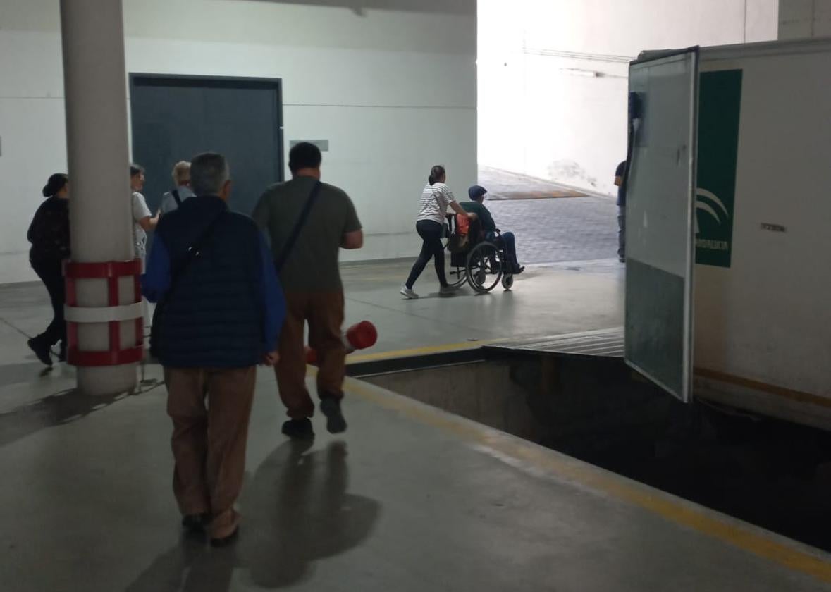 «todas las máquinas dejaron de funcionar y tuvimos que evacuar los pacientes» | ideal