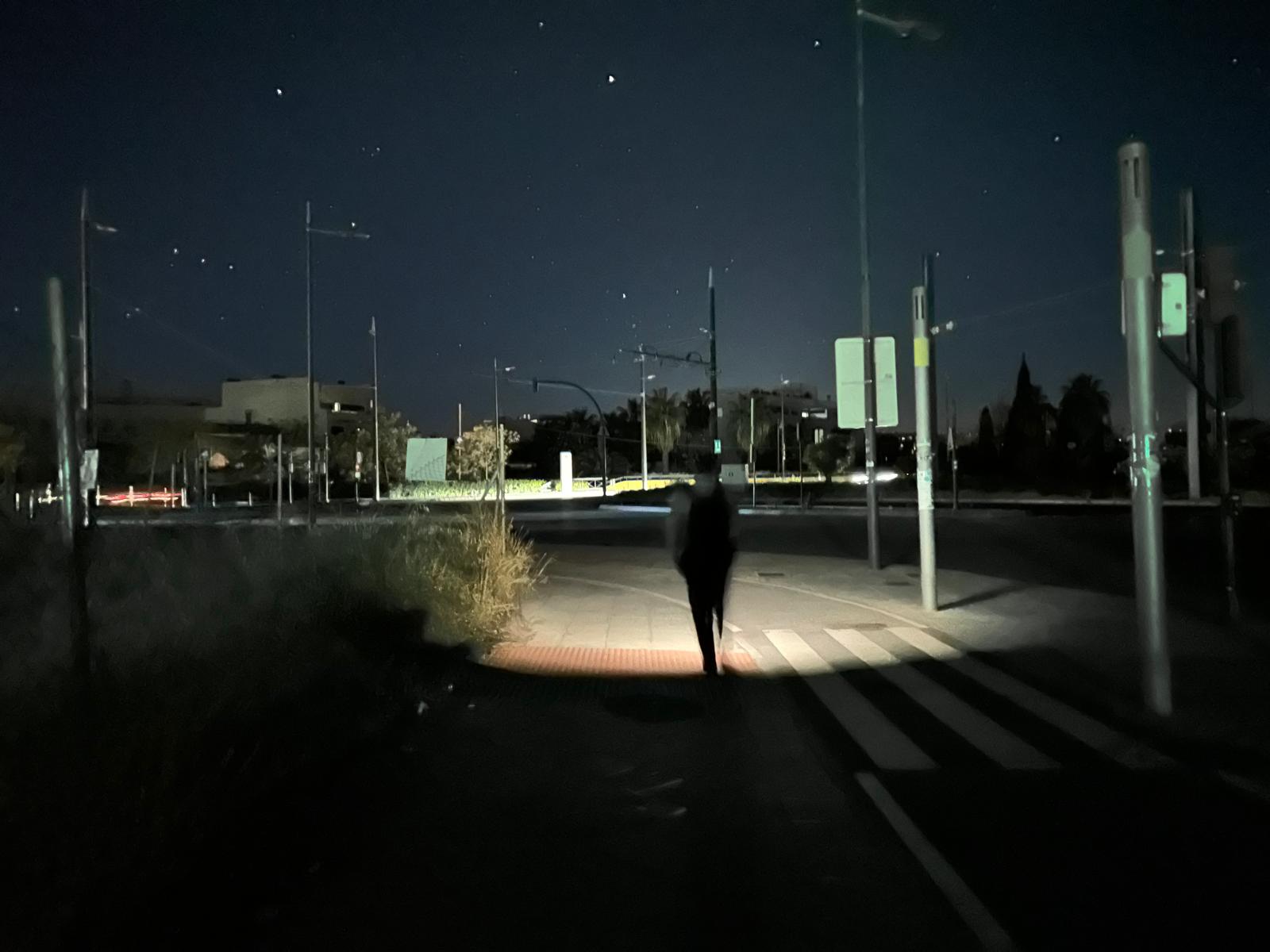 Las insólitas imágenes de una noche a oscuras en Granada