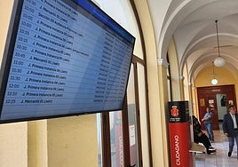Vuelta al funcionamiento de las pantallas informativas en la Audiencia de Jaén.