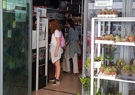 La «rica vela» no se vende solo en las procesiones de Almería