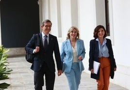 Los consejeros Jorge Paradela, Carolina España y Rocío Blanco, tras el consejo de Gobierno de este miércoles.