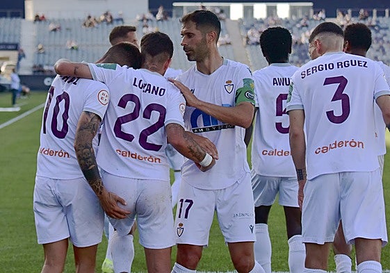 Los jugadores del Real Jaén celebran el tanto de la victoria marcado en la segunda mitad